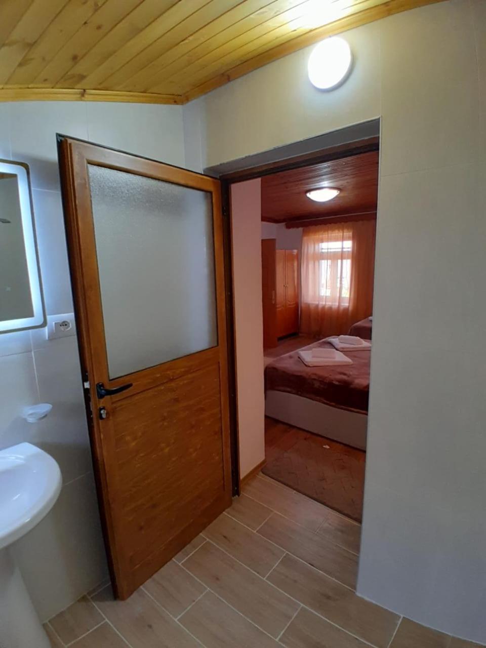 Guest House Ejona ジロカストラ エクステリア 写真